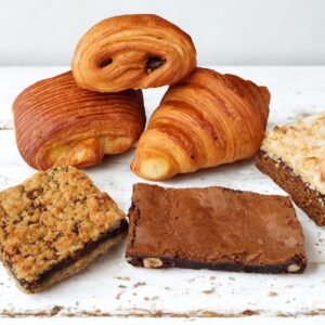 Plateau viennoiseries et pâtisseries